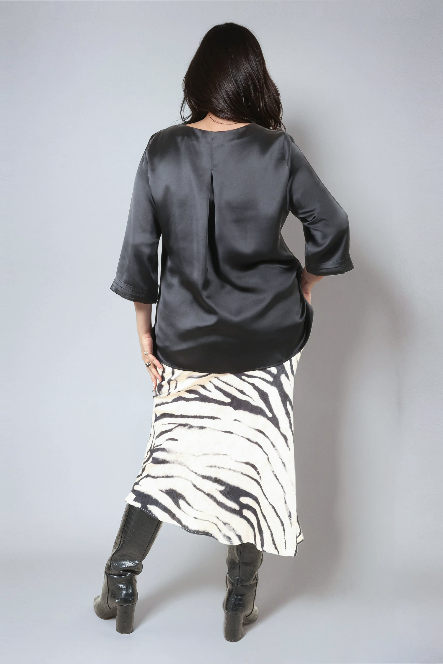 Blouse in satin viscose col V elegance bleu celeste
