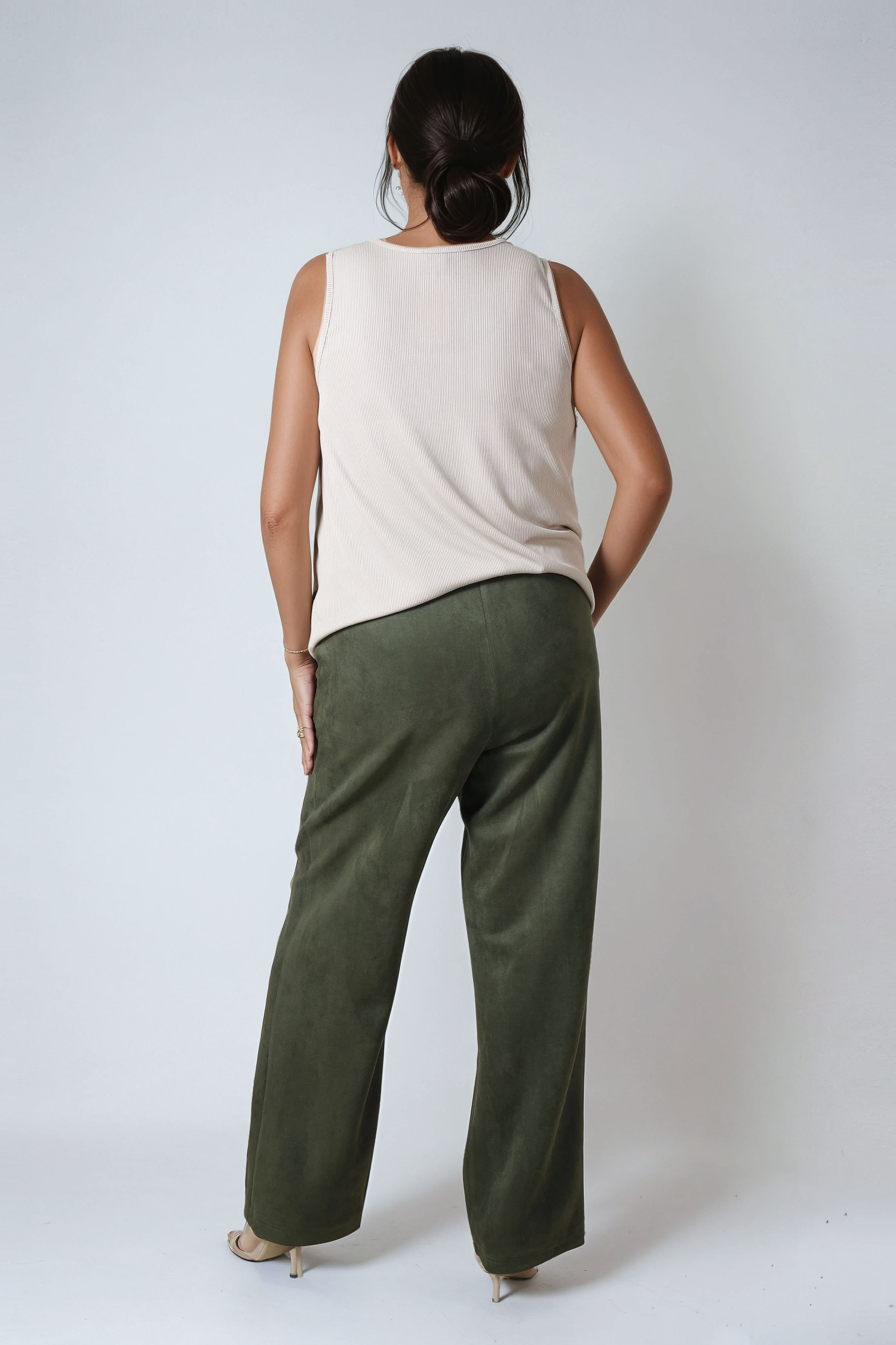 Straight suede-effect pants.