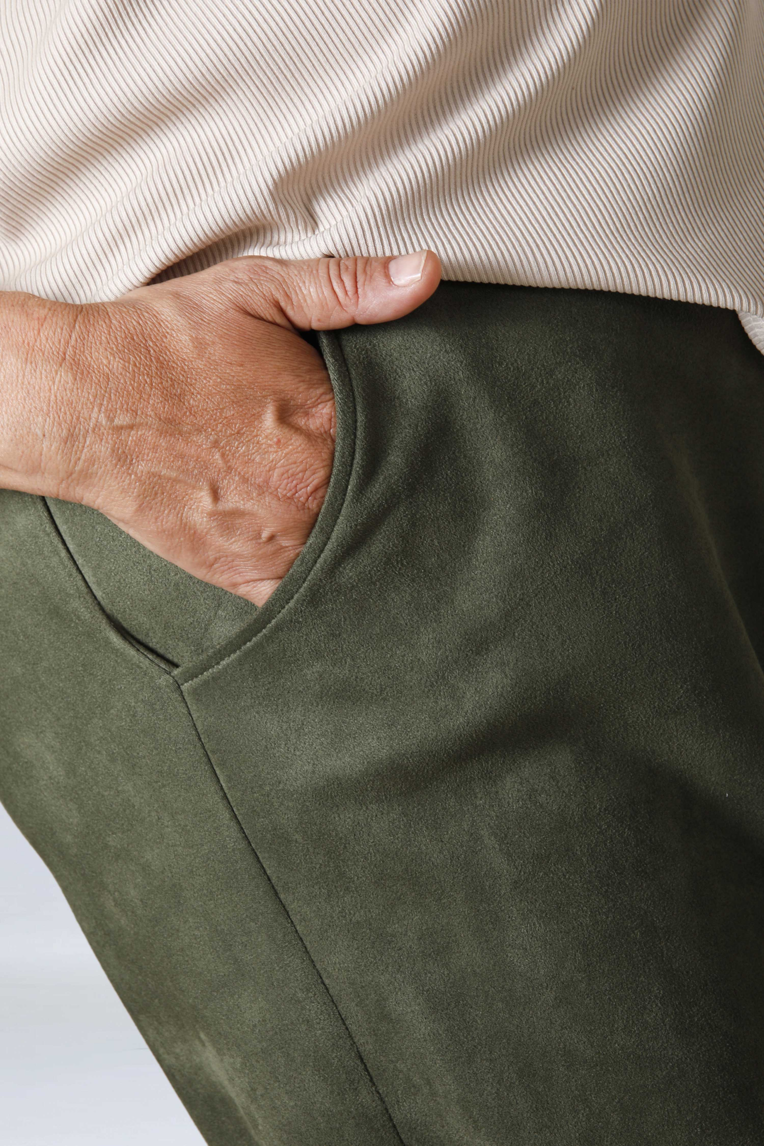 Straight suede-effect pants.